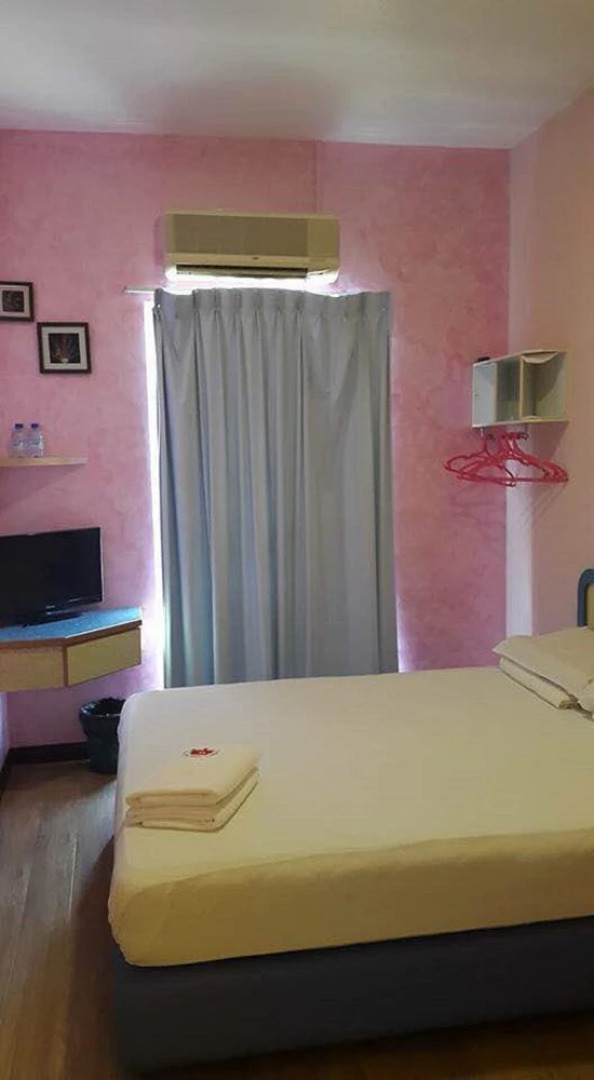 Mangrove Floating Chalet