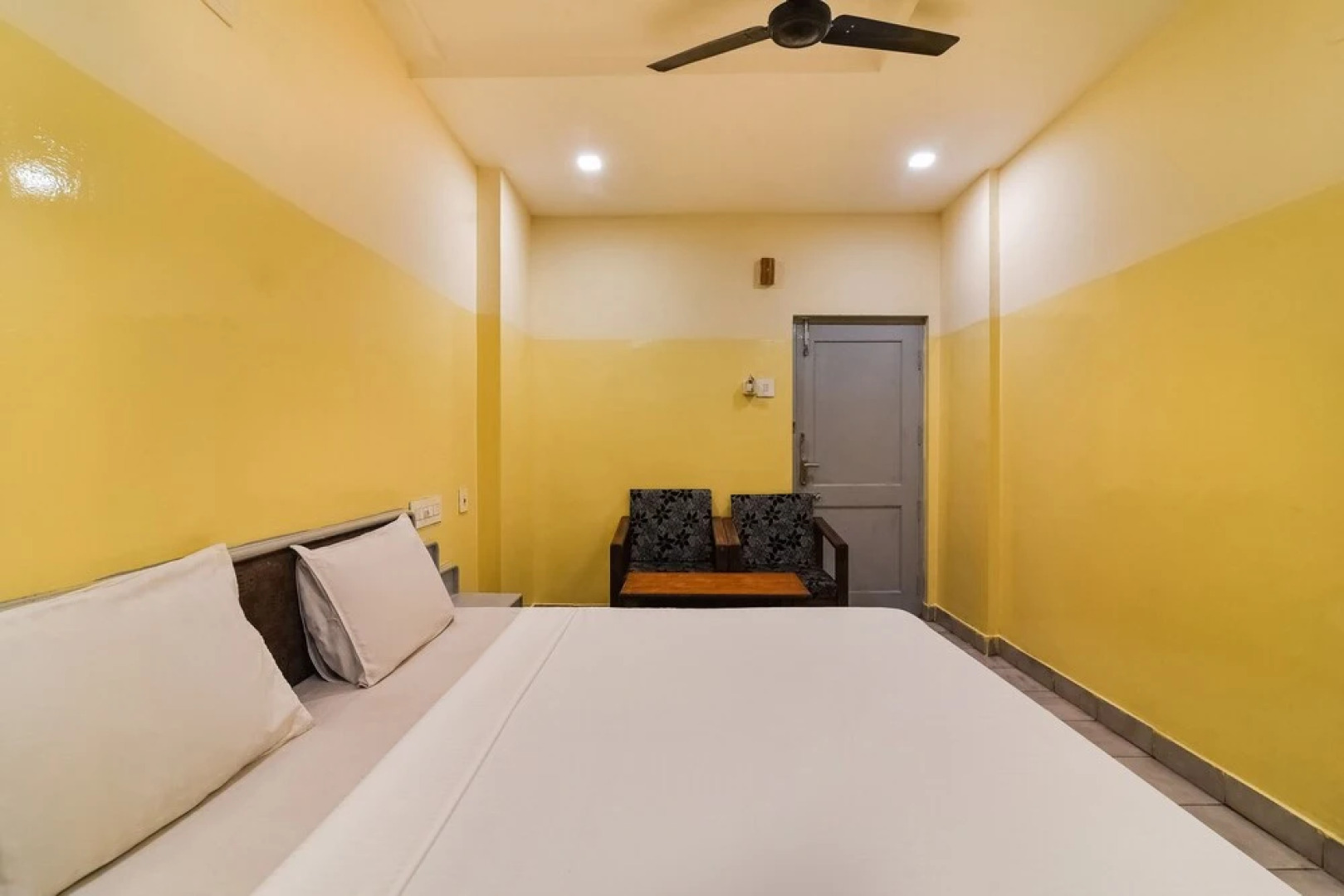 SPOT ON 41643 Karthik International