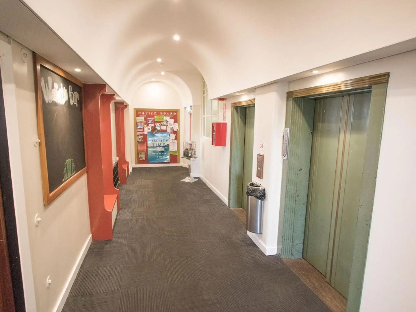 Hotel Waterloo & Backpackers