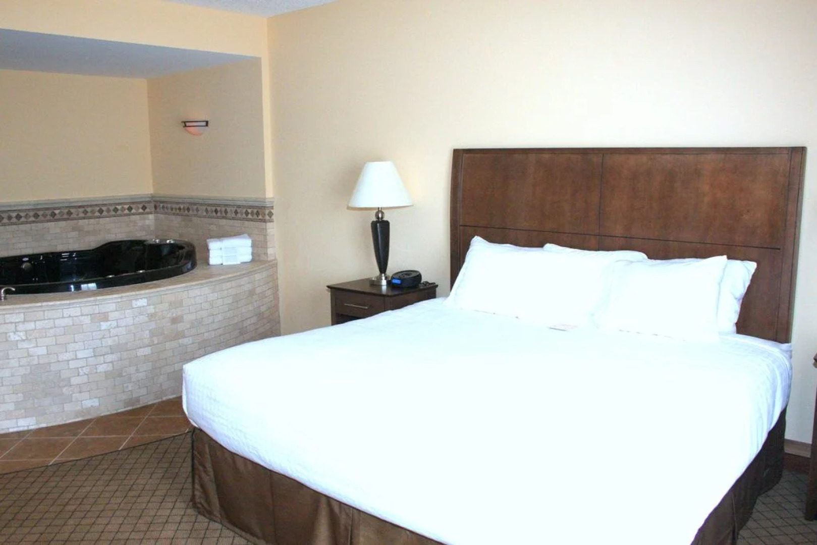 Delta Hotels by Marriott Huntington Mall