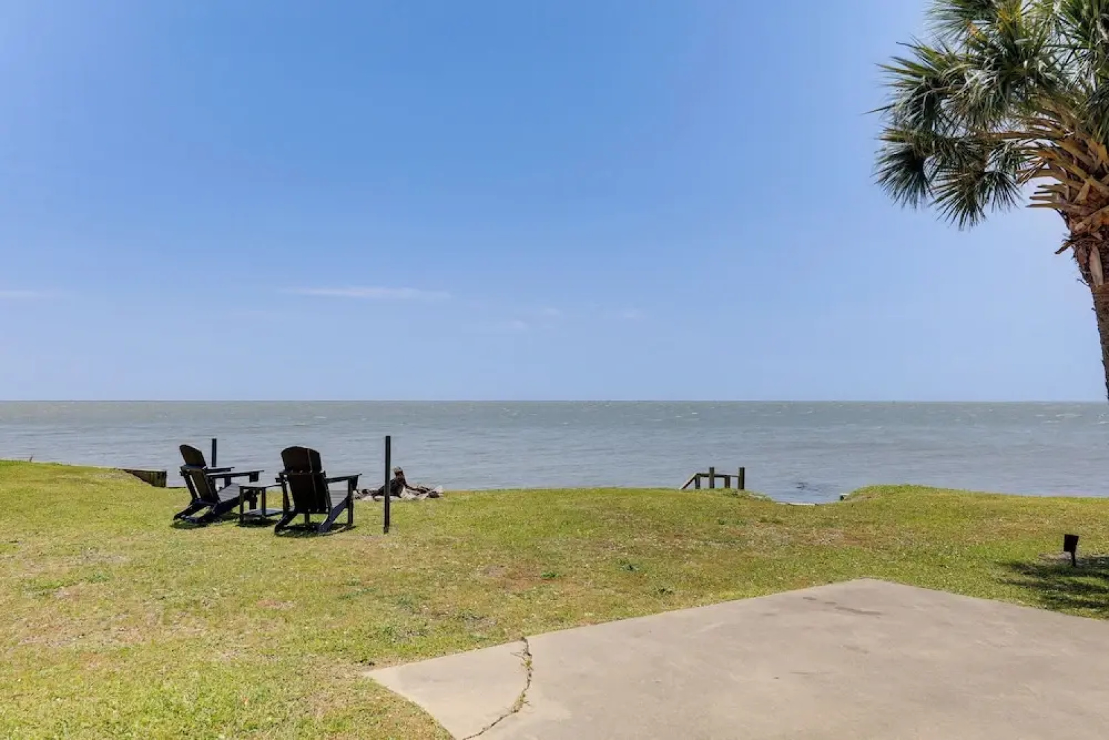 Waterfront Crystal Coast Vacation Rental w/ Deck!