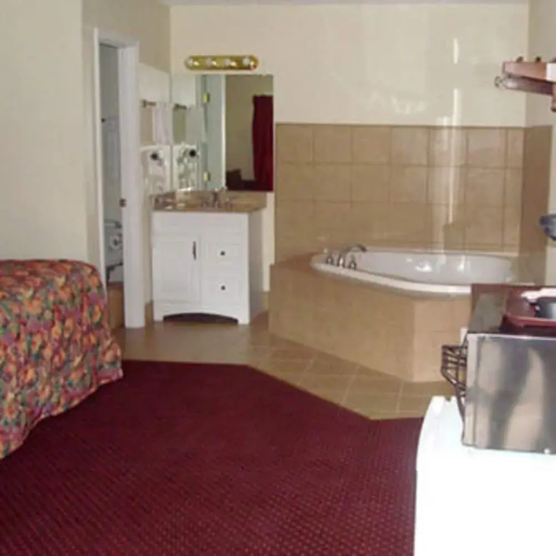Whispering Pines by Hotel O Whitestone VA