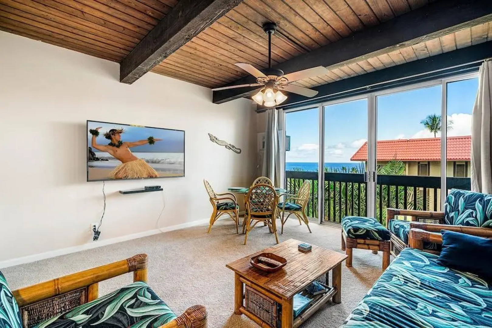 Kona Mansions - Studio condo by RedAwning