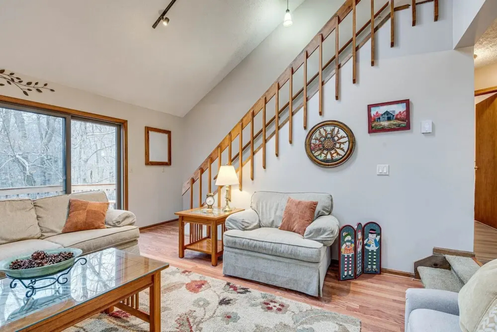 Eco-friendly Poconos Cabin w/ EV Charger!