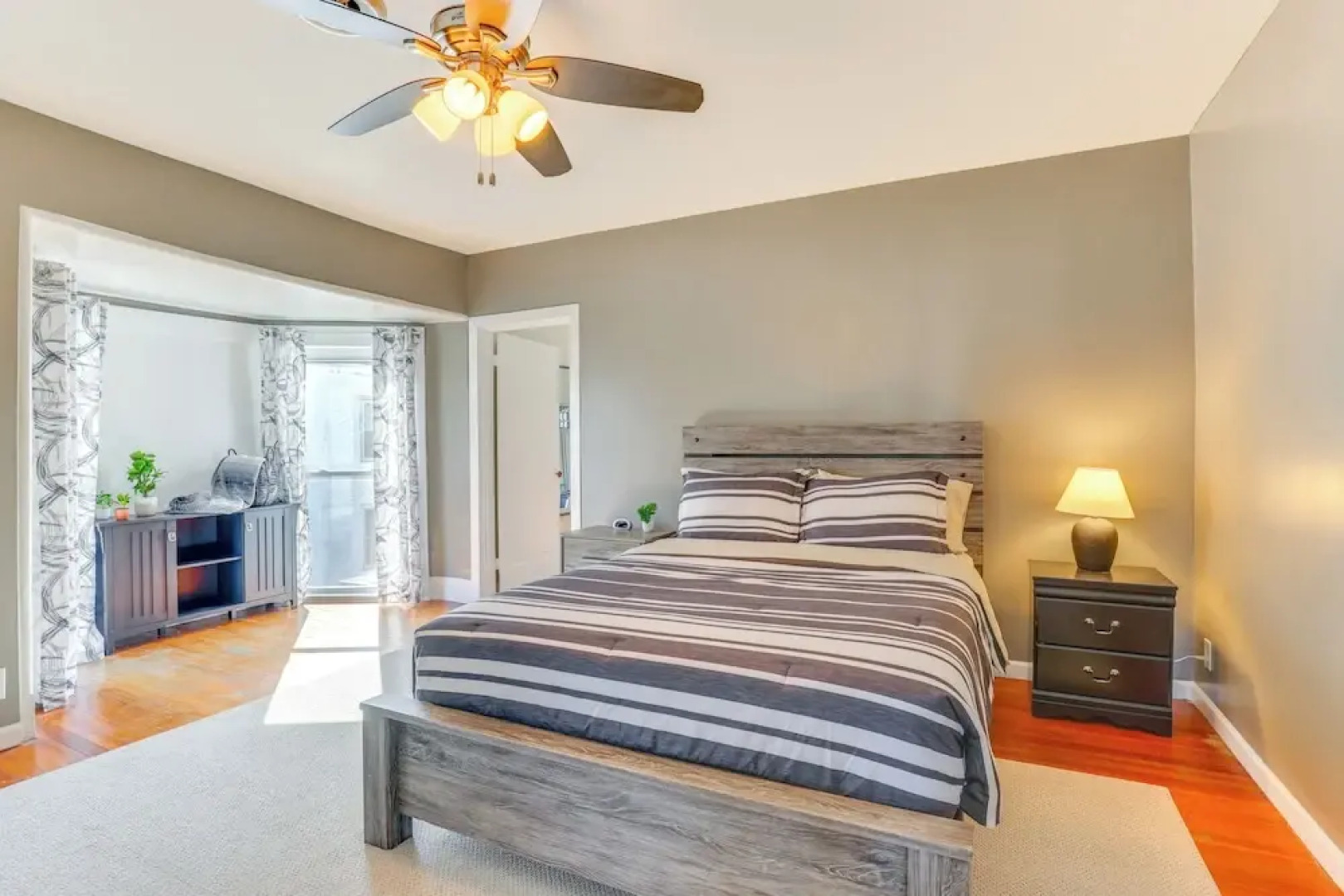 1 Block to Dtwn Seneca Falls: Apartment w/ Yard!