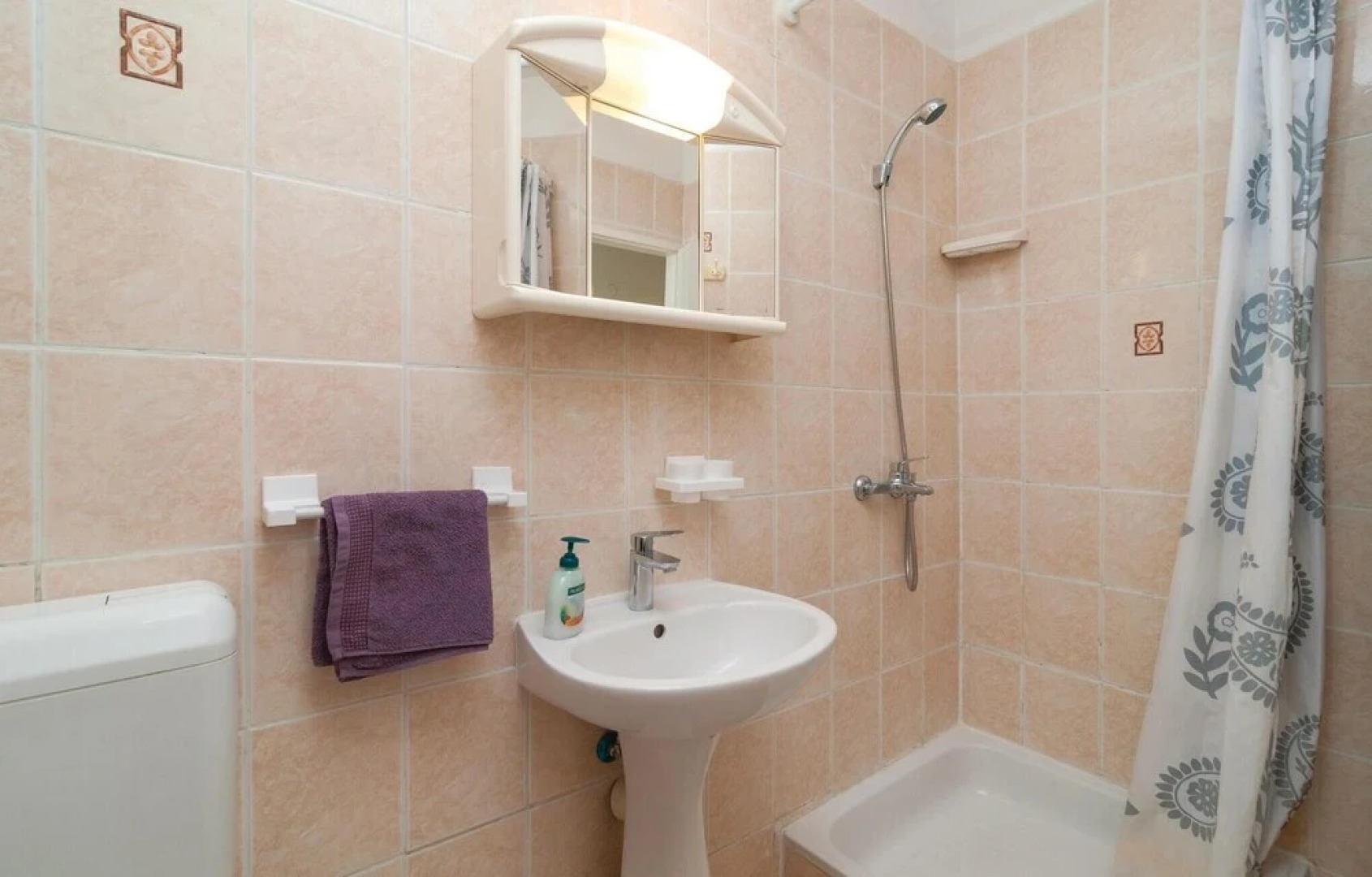 Awesome Home in Duce With Wifi and 2 Bedrooms