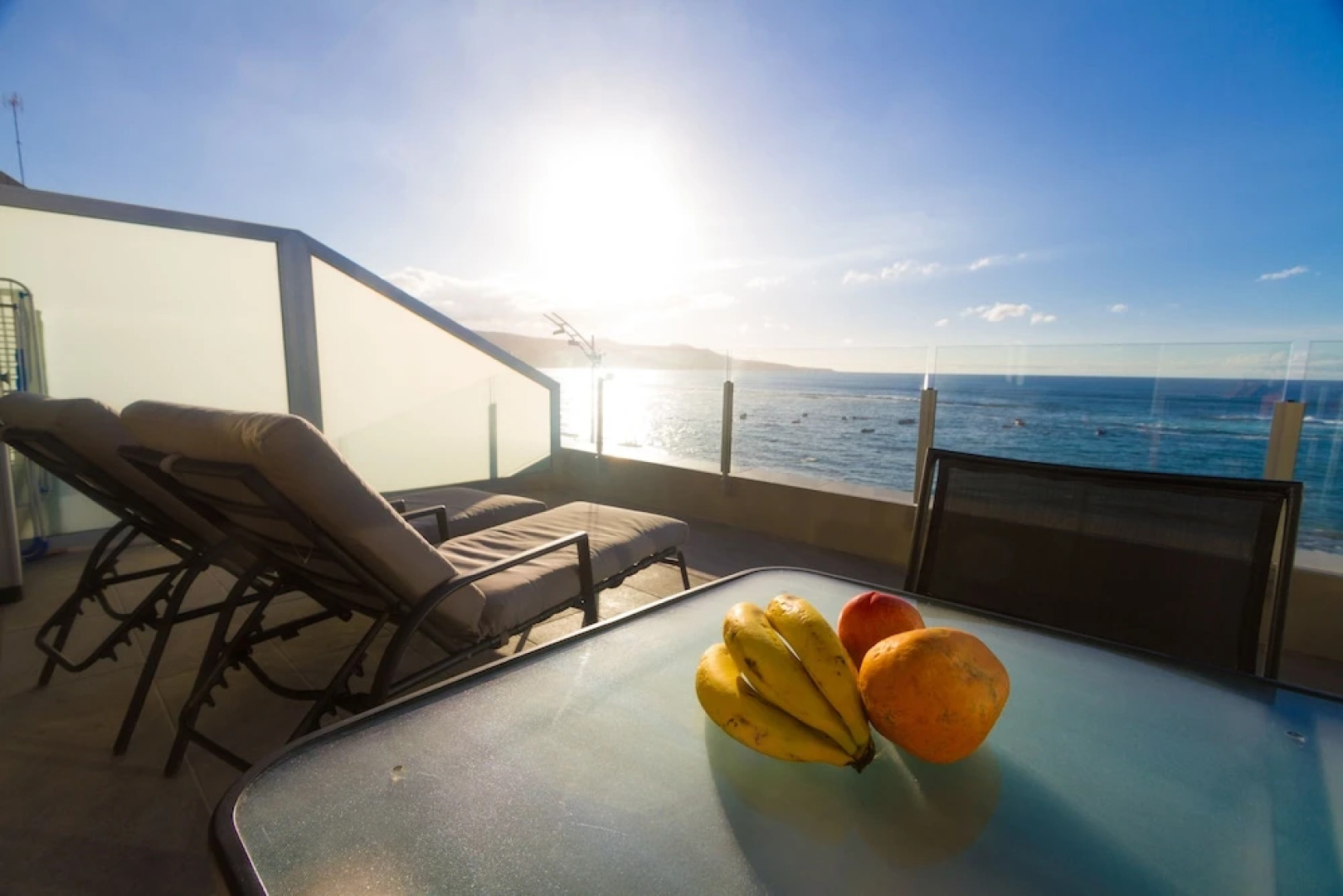 FRONT LINE SUITE BEACH by Living Las Canteras