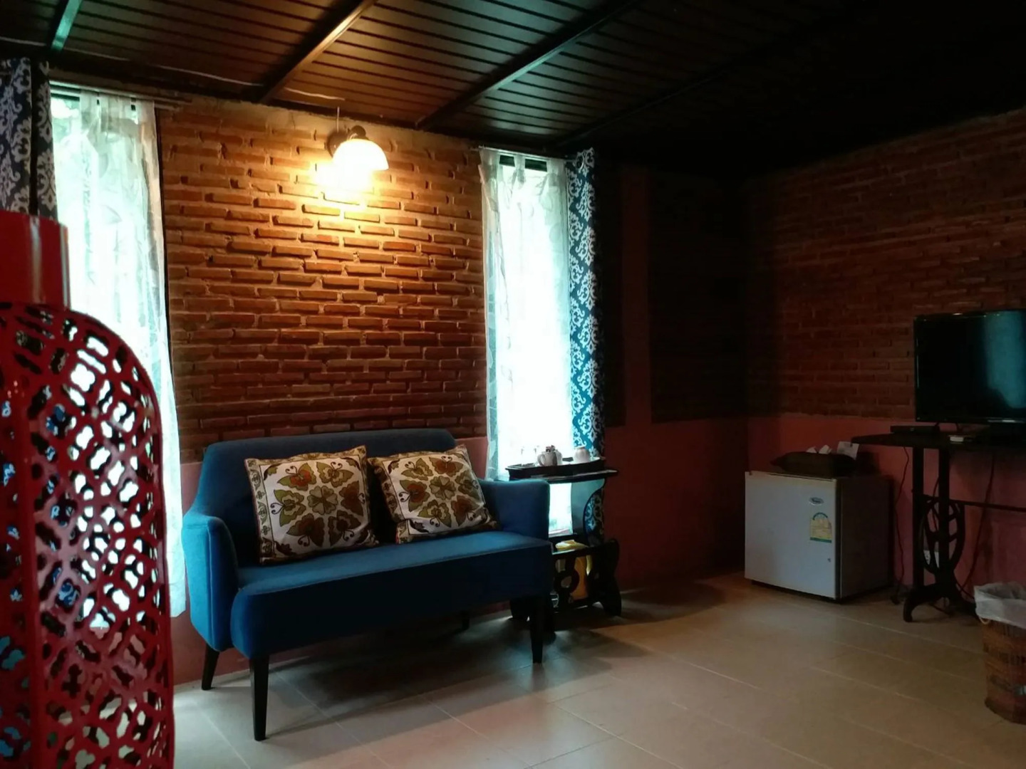 Kaengkrachan Boathouse Paradise Resort