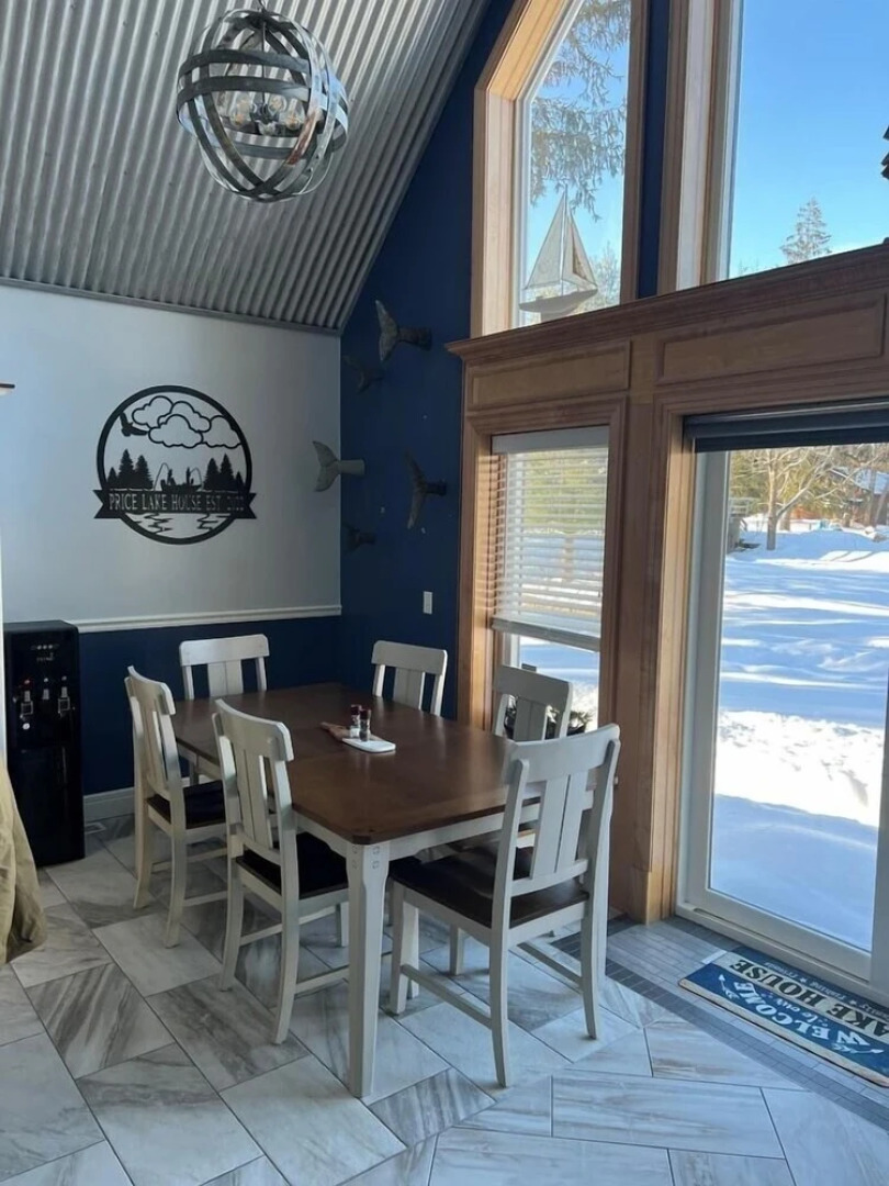 Cardinal Road 3 Bedroom Home by RedAwning