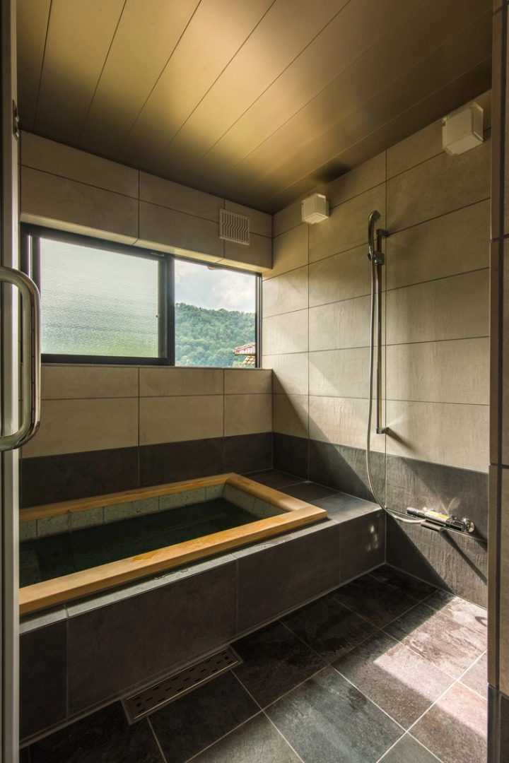 Gono no Ie Aki Takada