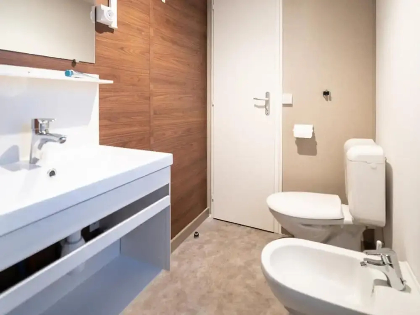 Welcoming Mobile Home in Marina di Altidona With Shared Pool