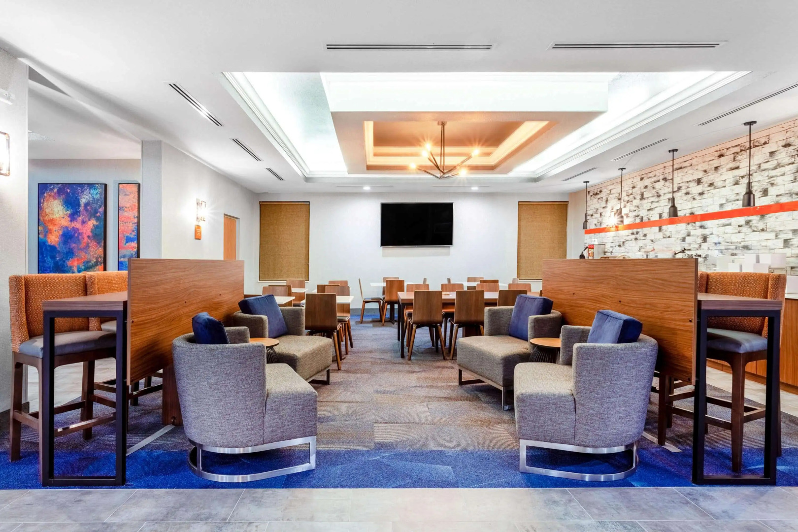 La Quinta Inn & Suites by Wyndham St. Petersburg Northeast