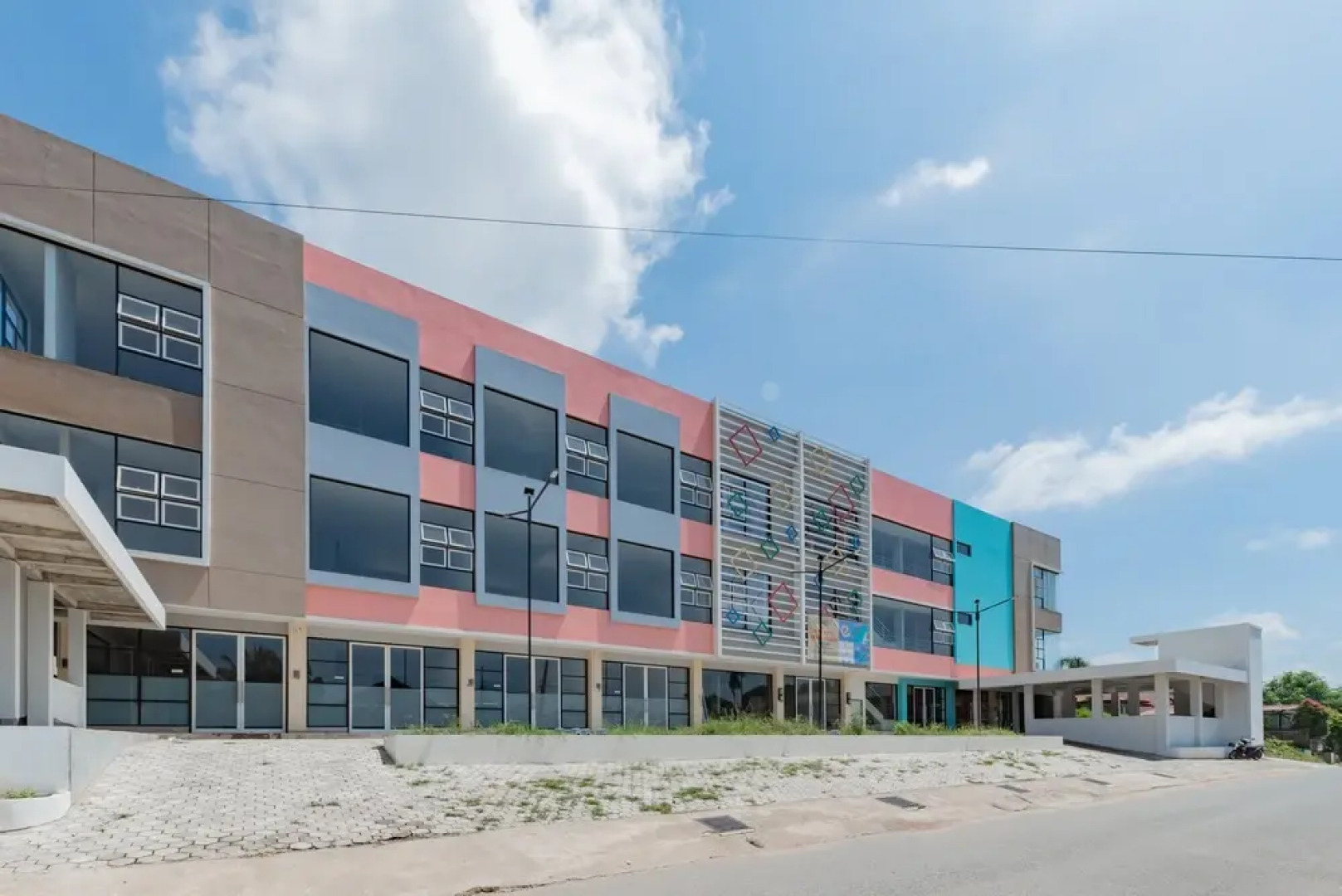 Sans Hotel Berau Square