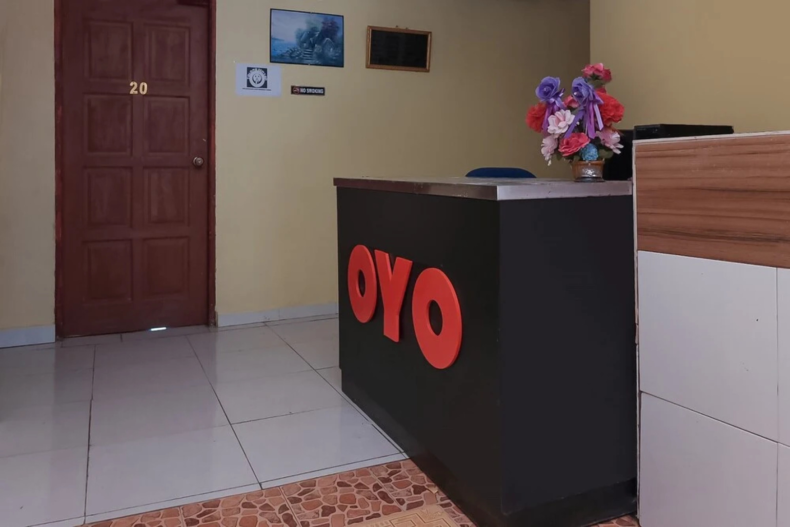 Raz Hotel by OYO Rooms