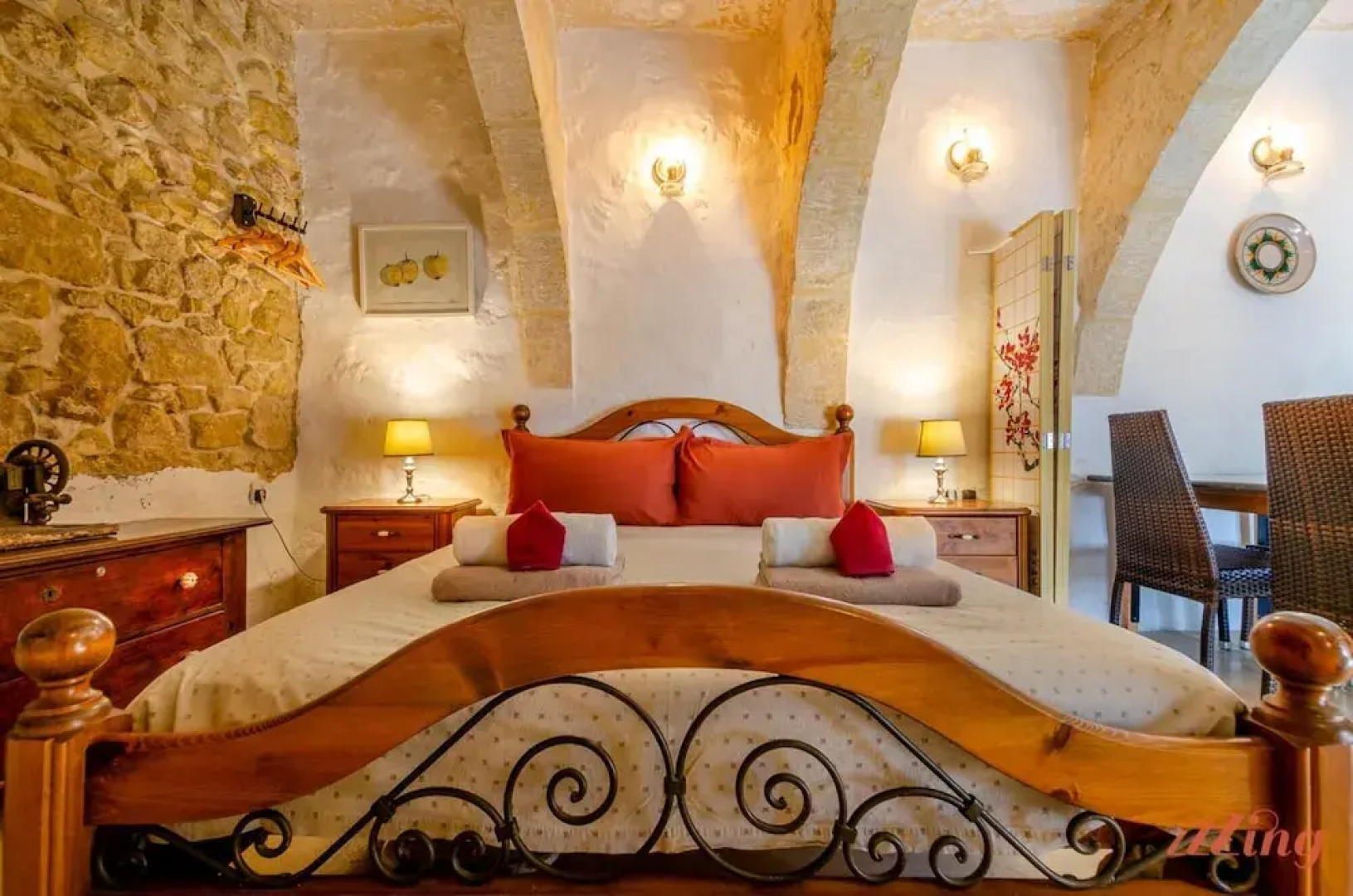 Studio w Courtyard in a Traditional Country Home