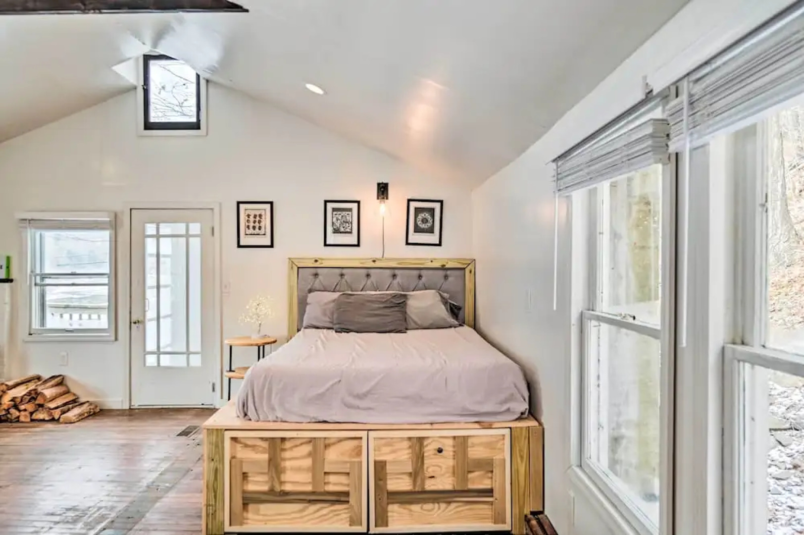 Chic Prattsville Studio w/ Private Hot Tub!