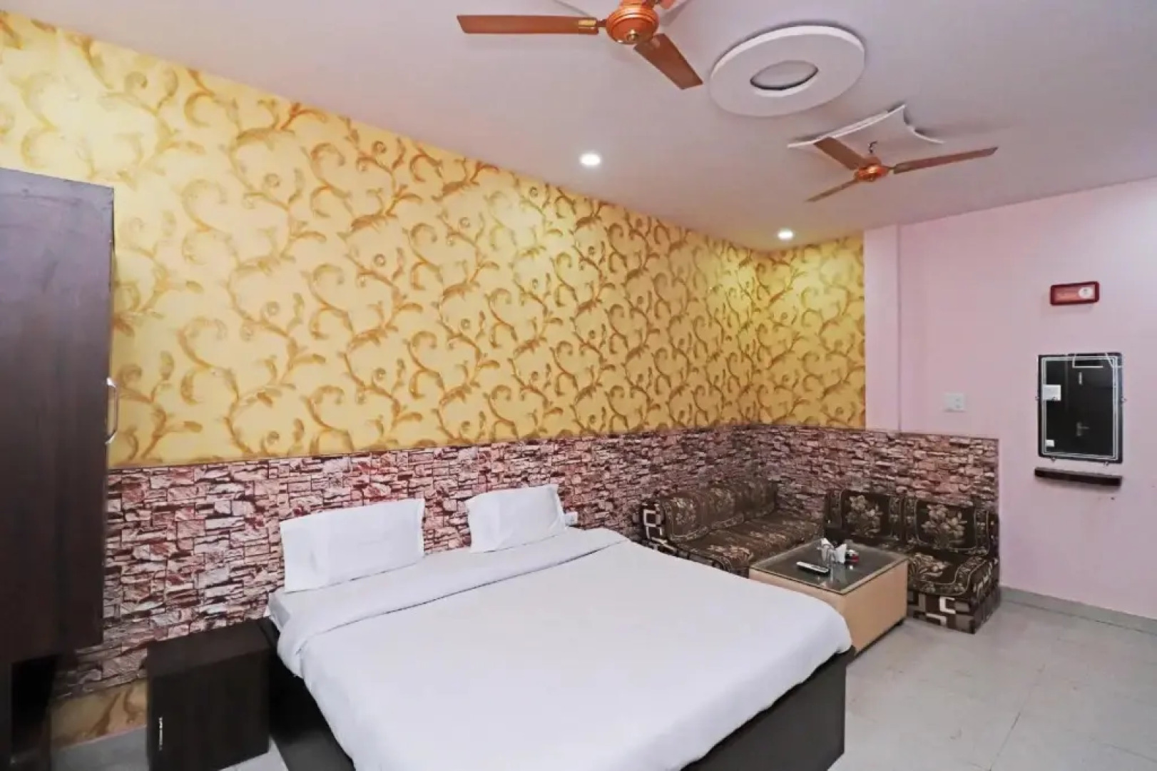 Hotel Alok Residency by OYO Rooms