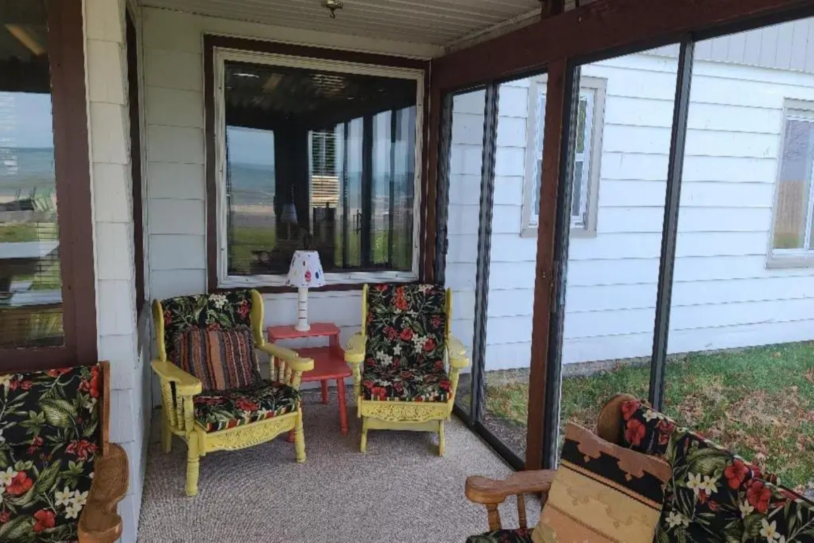 Lake Huron - 3 bedroom, 2 Bath Lake Front Condo - Sleeps 12