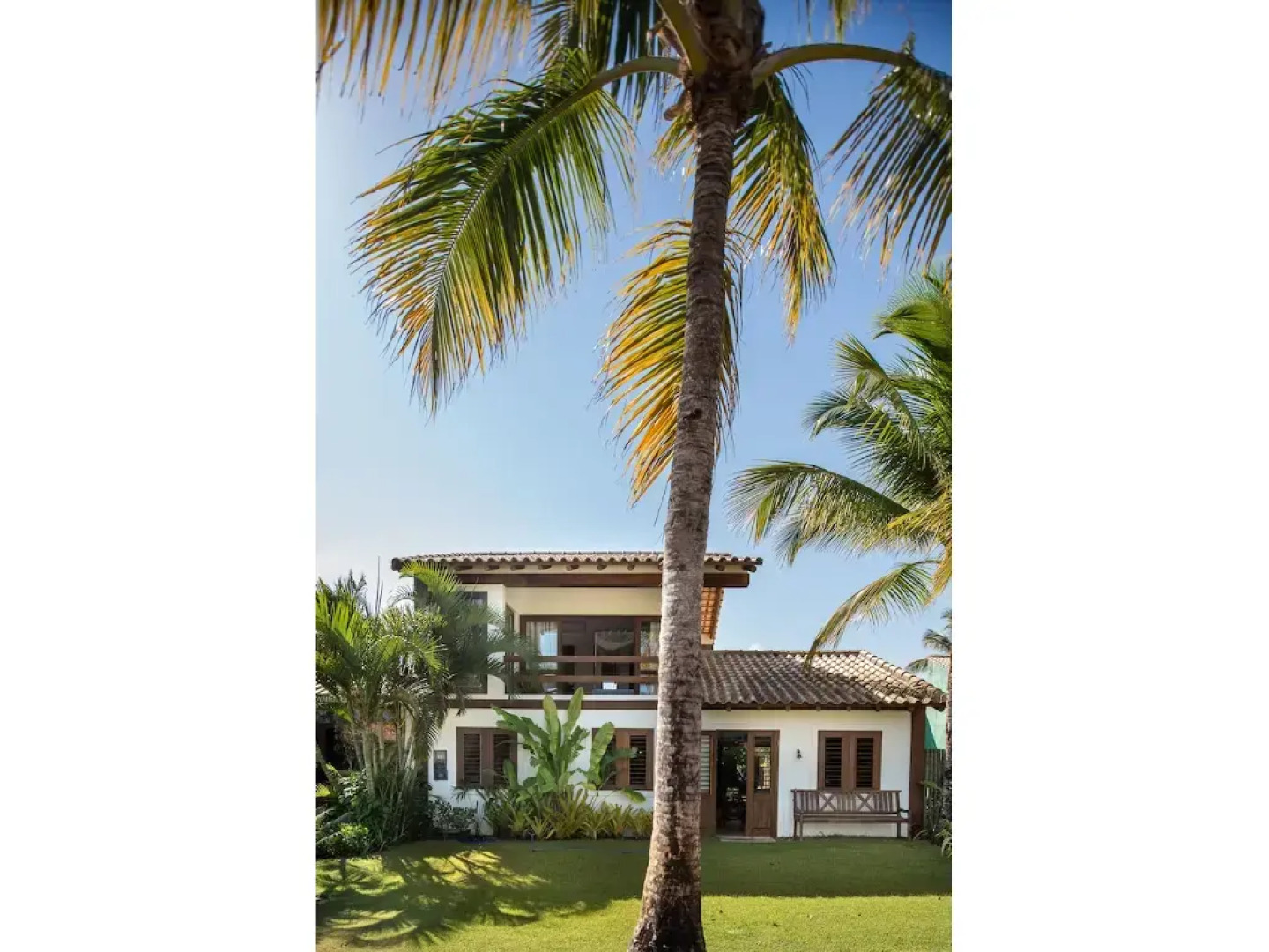 Vila do Outeiro em frente a praça da igreja