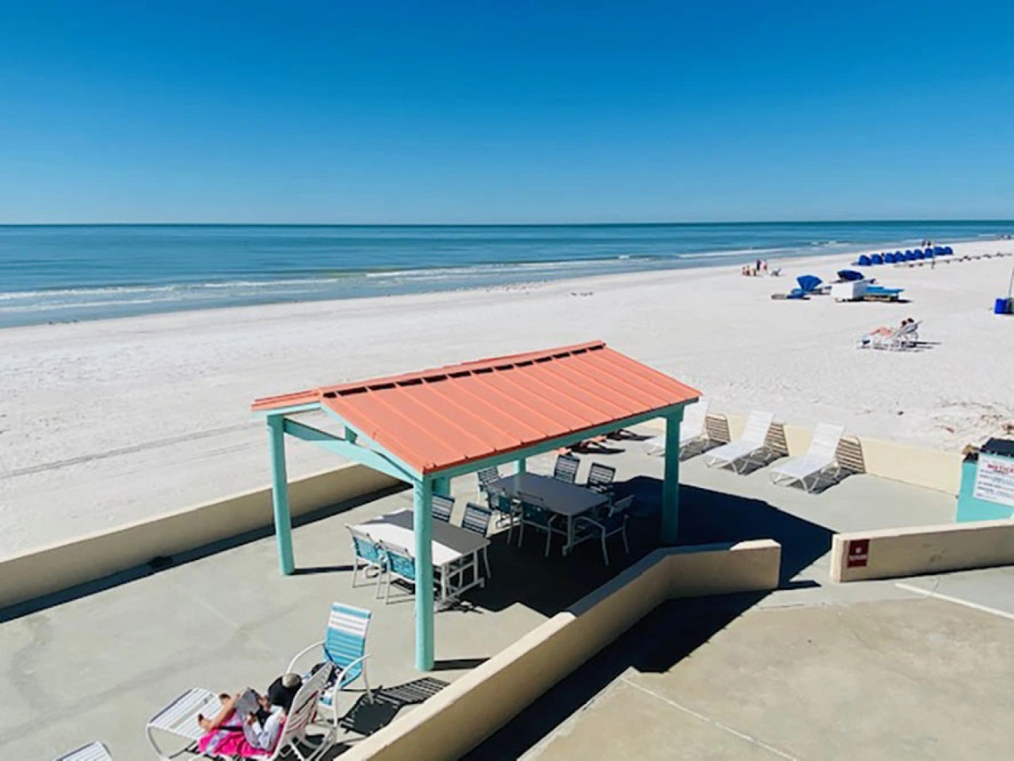 Redington Directly on the Beach Sea Rocket WiFi Parking 14