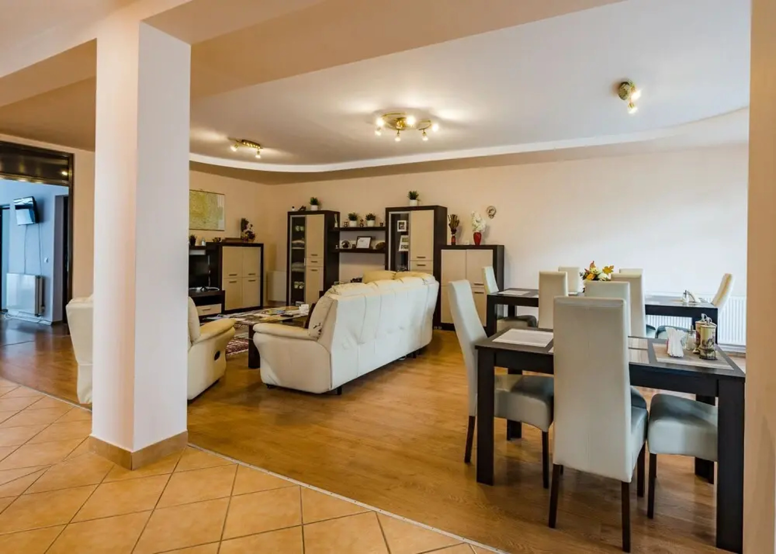 Flora Luxury House