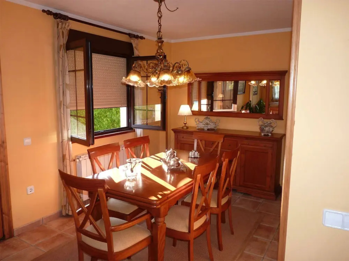 Heavenly Villa in Collia, Parres With Garden