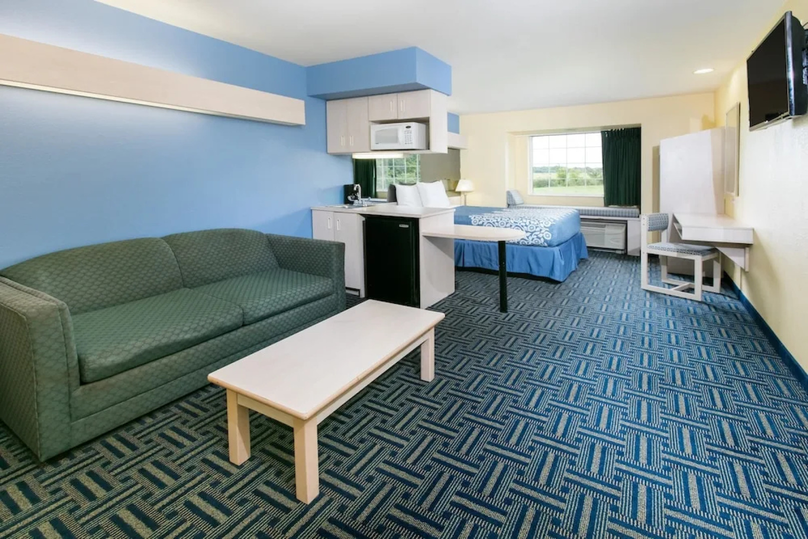 Days Inn & Suites Pryor