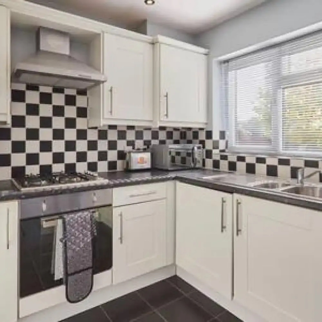 Host Stay Tibshelf House