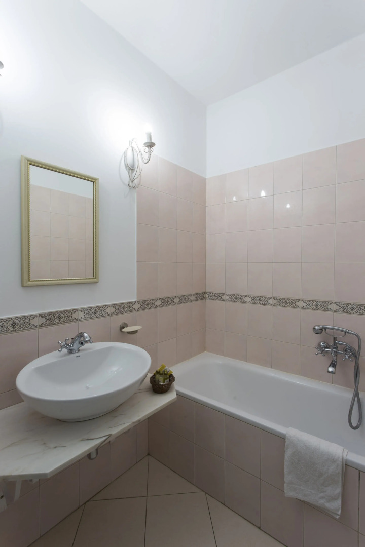 Villa Estera - Hotel & Restauracja