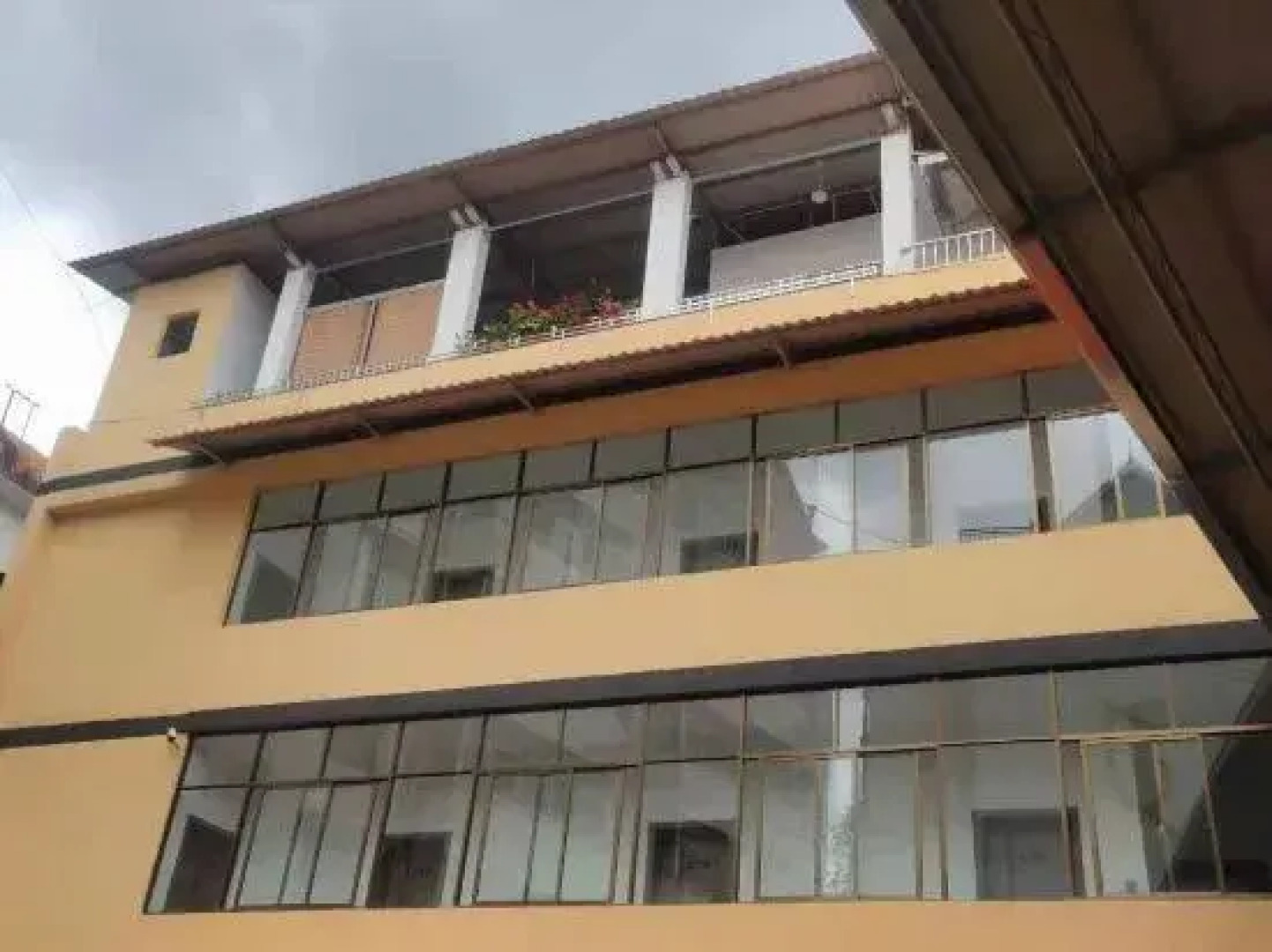 Mengla Yishang Business Hotel