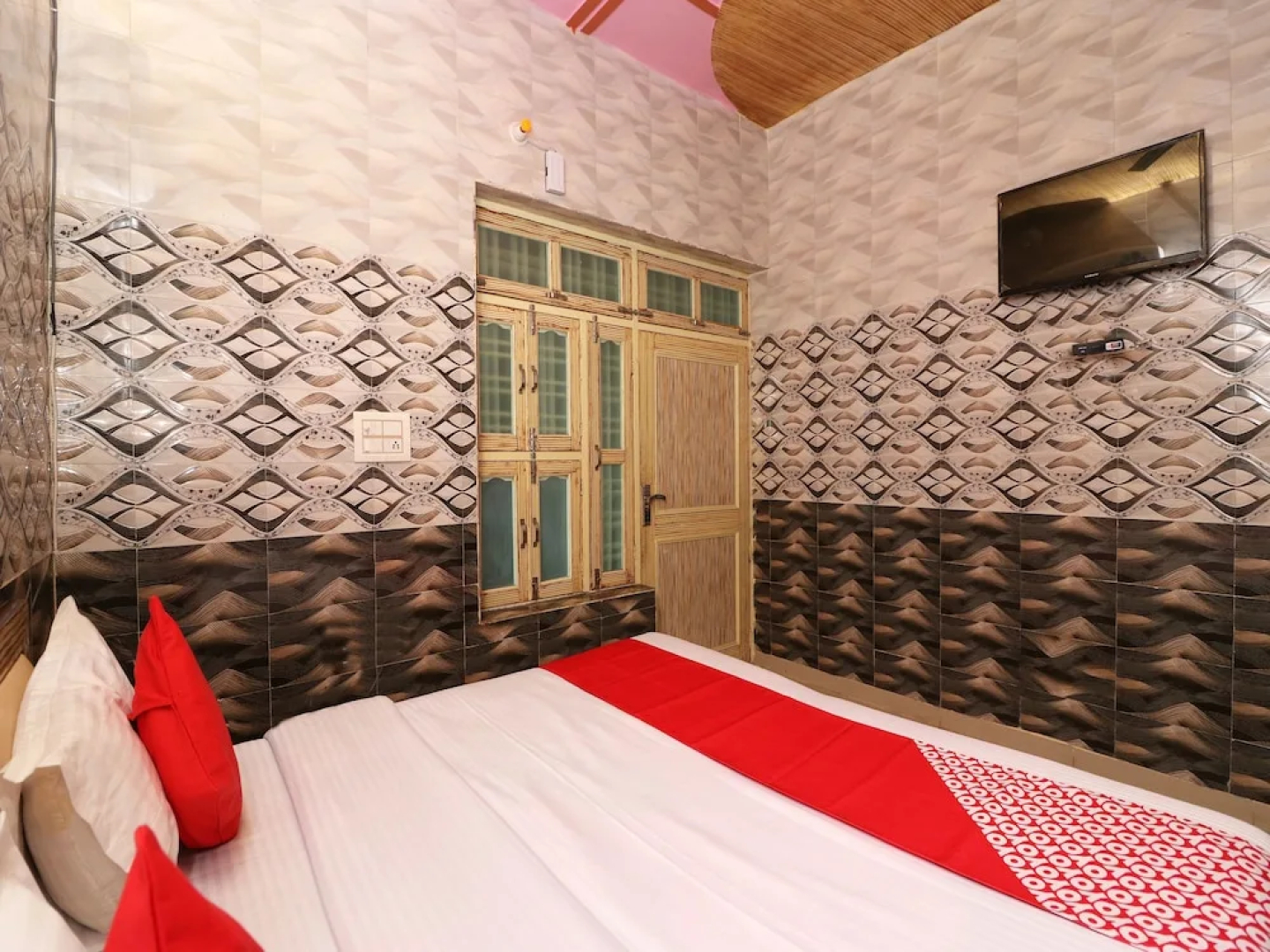 Jyoti Hotel By OYO Rooms