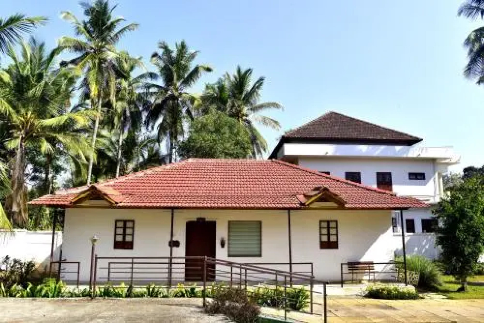 Treebo Sadhoo Heritage