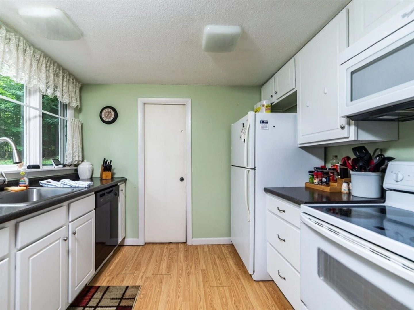 Private 3 Bedroom Home in the Woods of the White Mountains! Walk to Recreation Center - Df88e