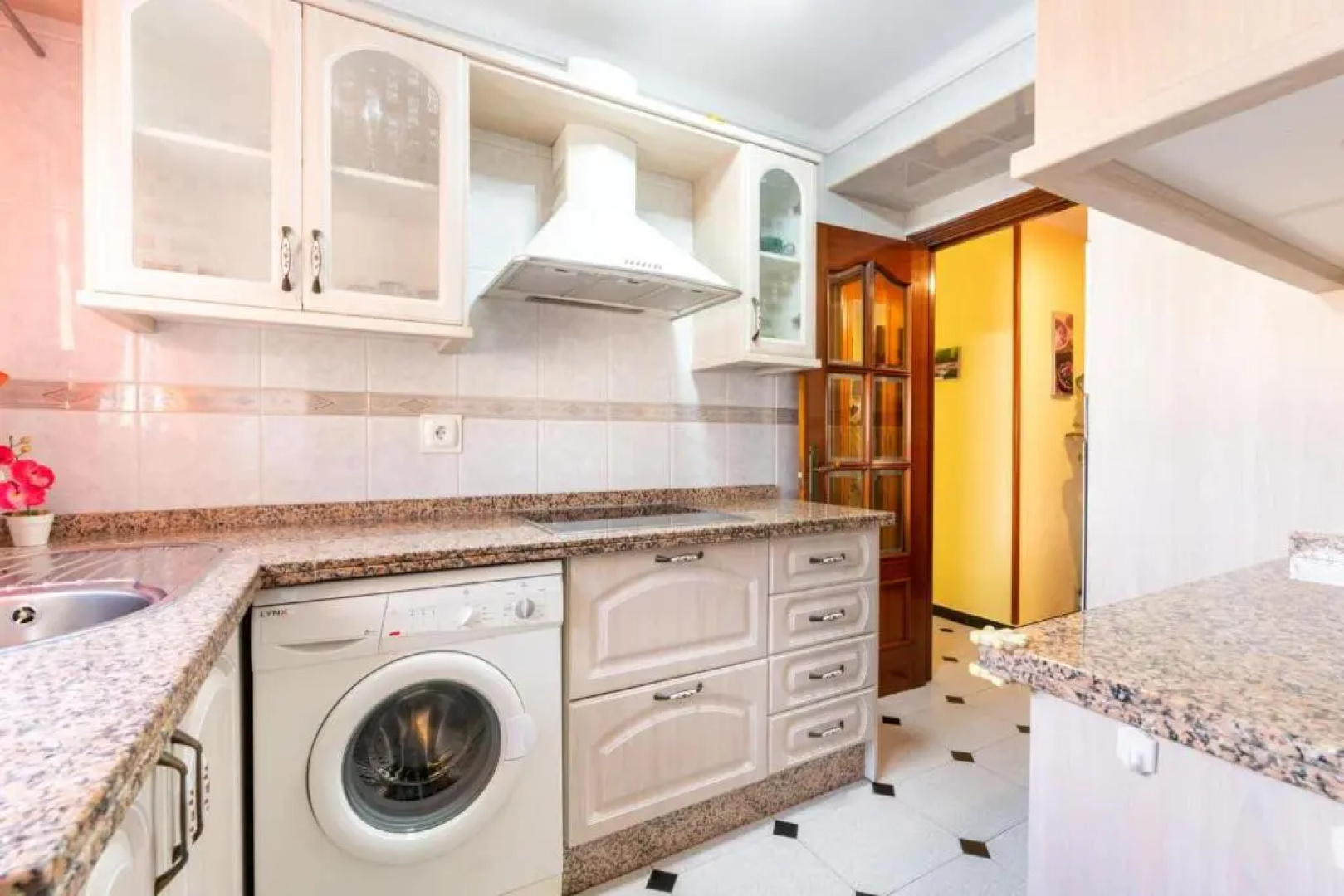 Valparaiso Apartment 50 mts from Beach, pools, sea views, tenis, terrace