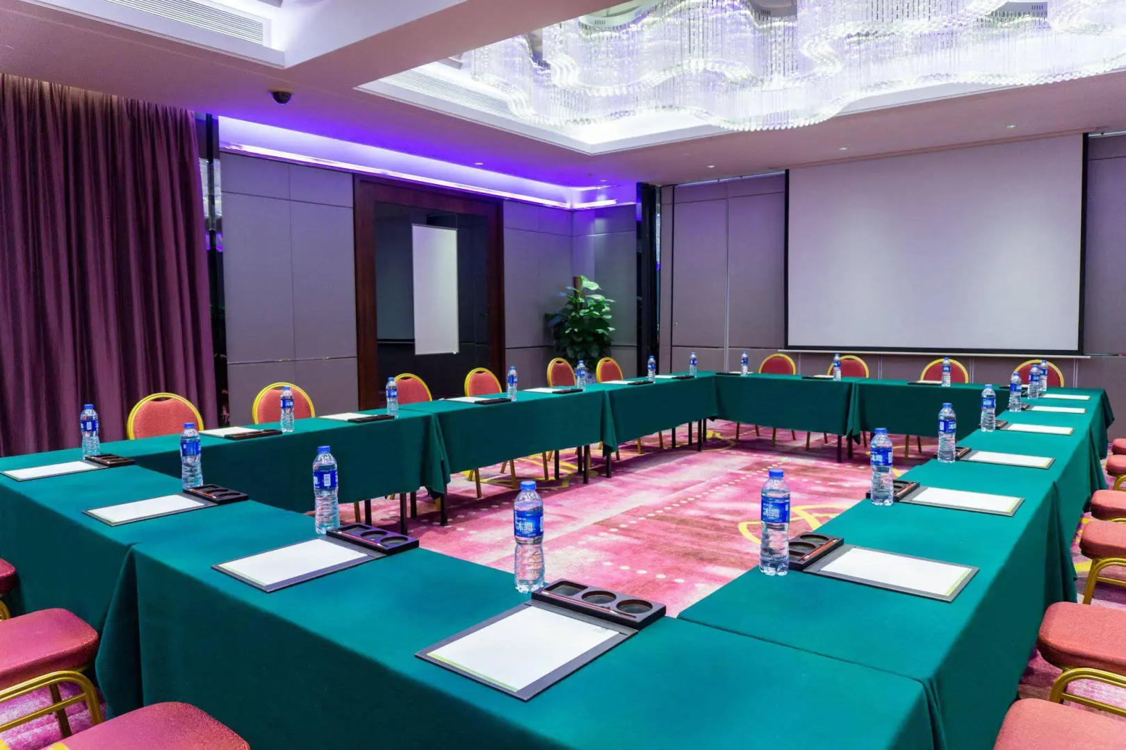 voco Guangzhou Shifu by IHG