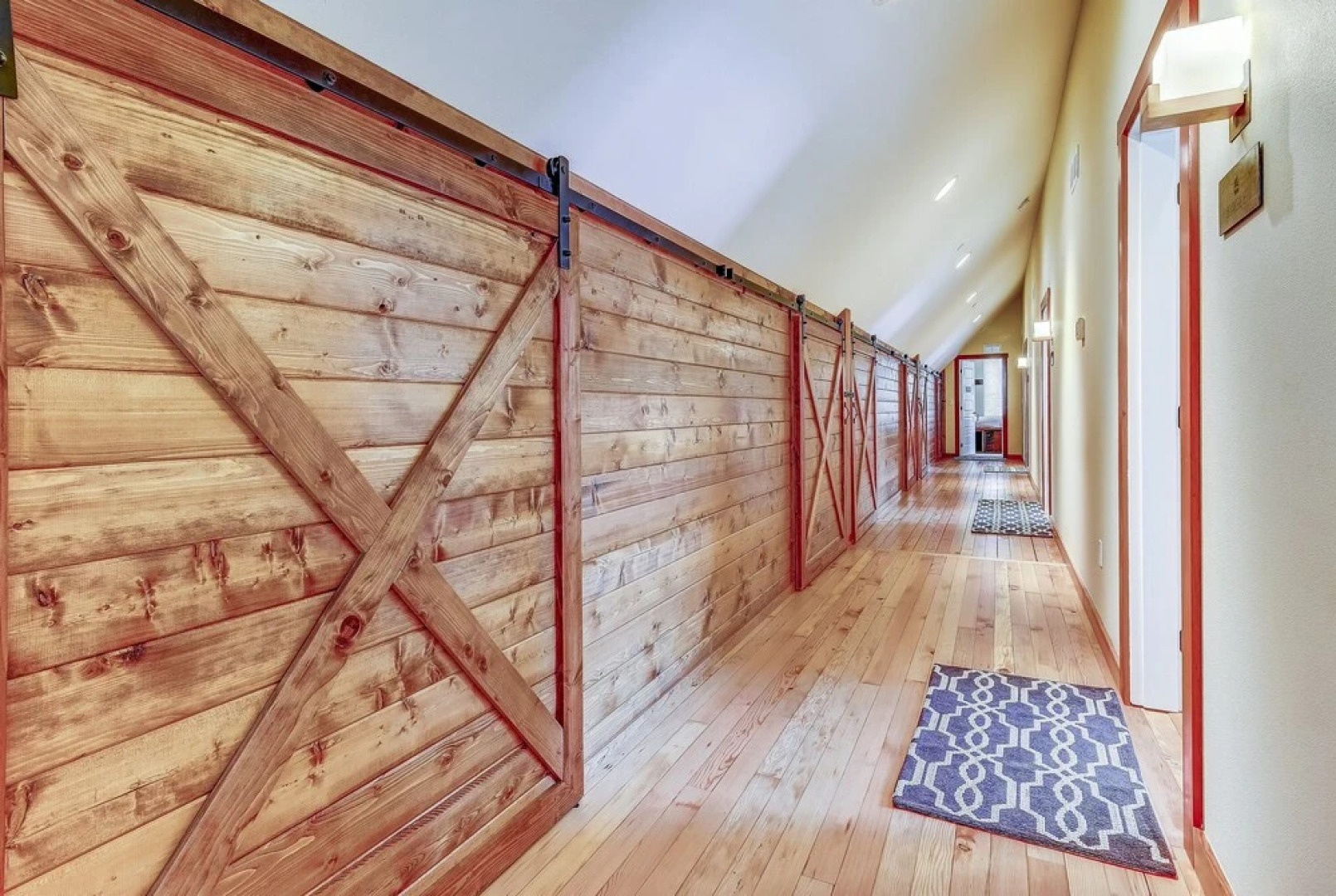 Onemish Lodge - Five Bedroom Home with Mountain View