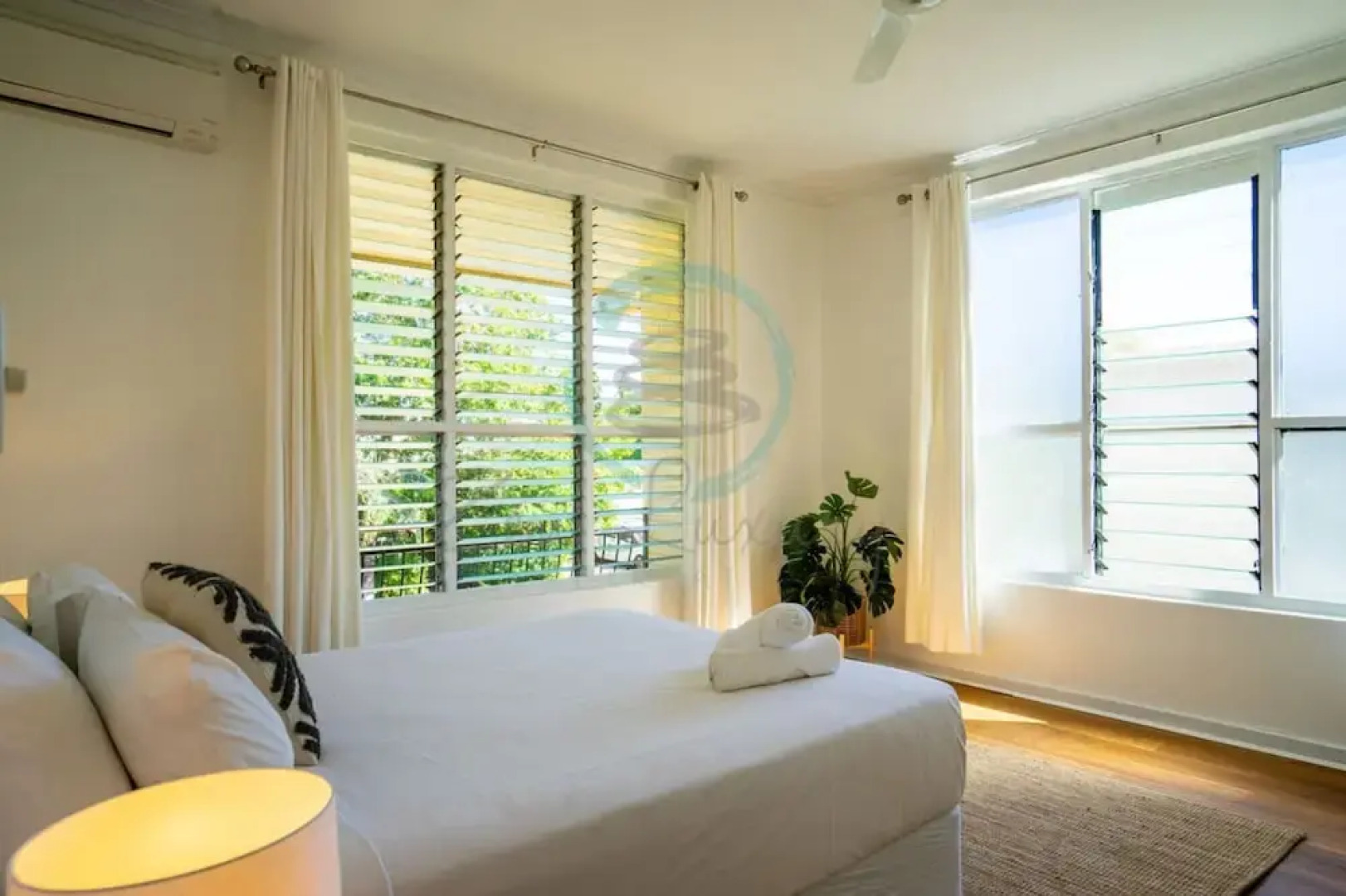 Zen Nest Cozy Lawn Minimalist