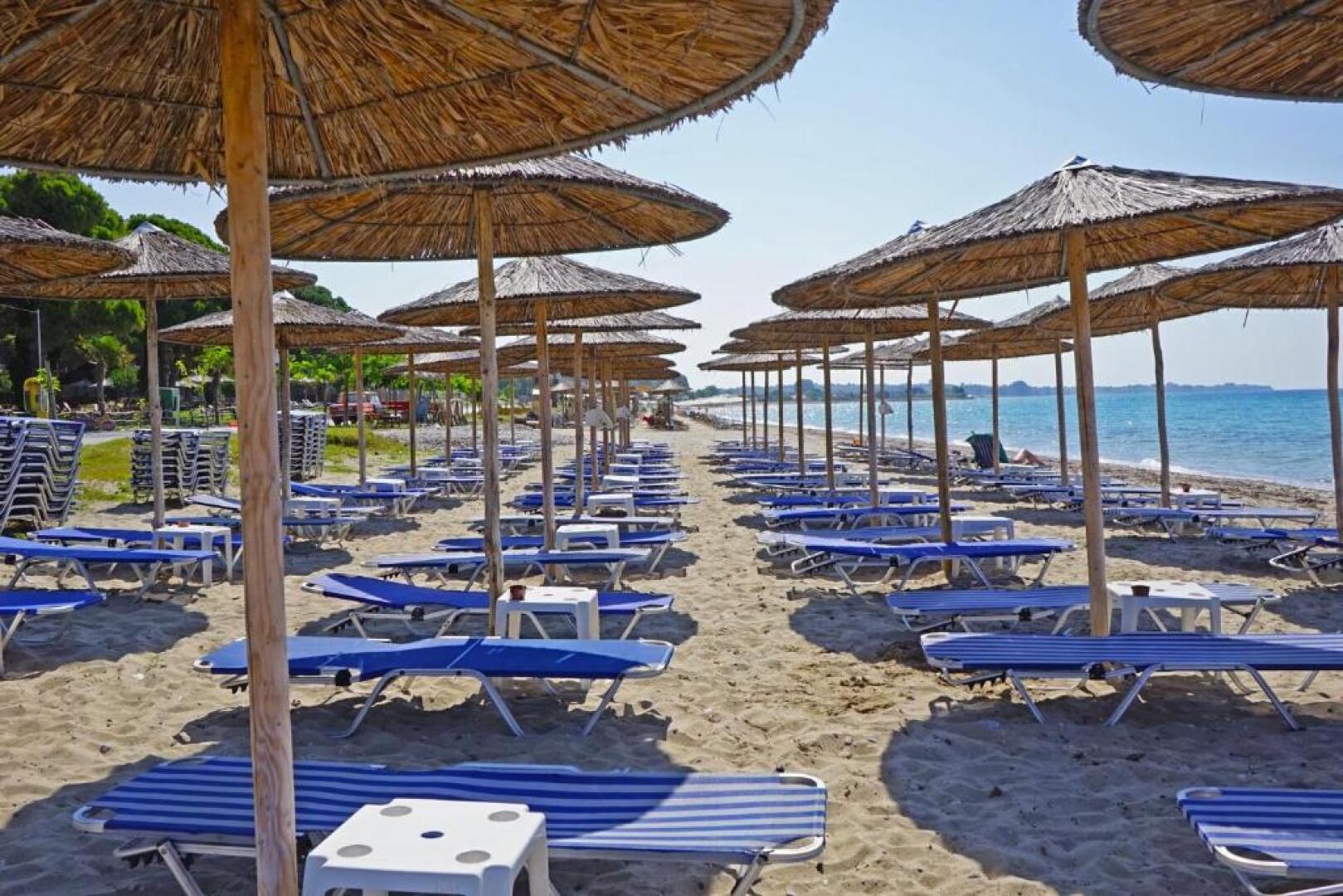 Villa Fofo - Beautiful Sea Front Villa with 650m2 garden