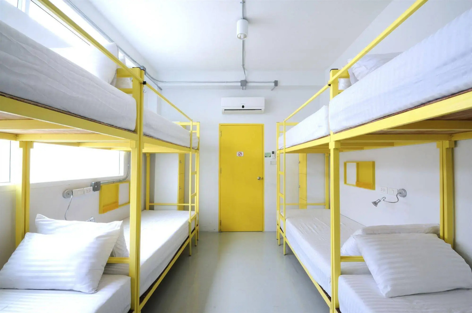 Jellybean Ezy Hostel Sathorn