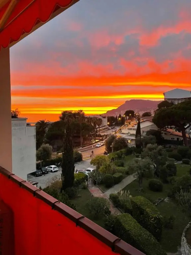 Charmant 2 Pièces Vue sur Mer et MONTE-CARLO à ROQUEBRUNE CAP MARTIN