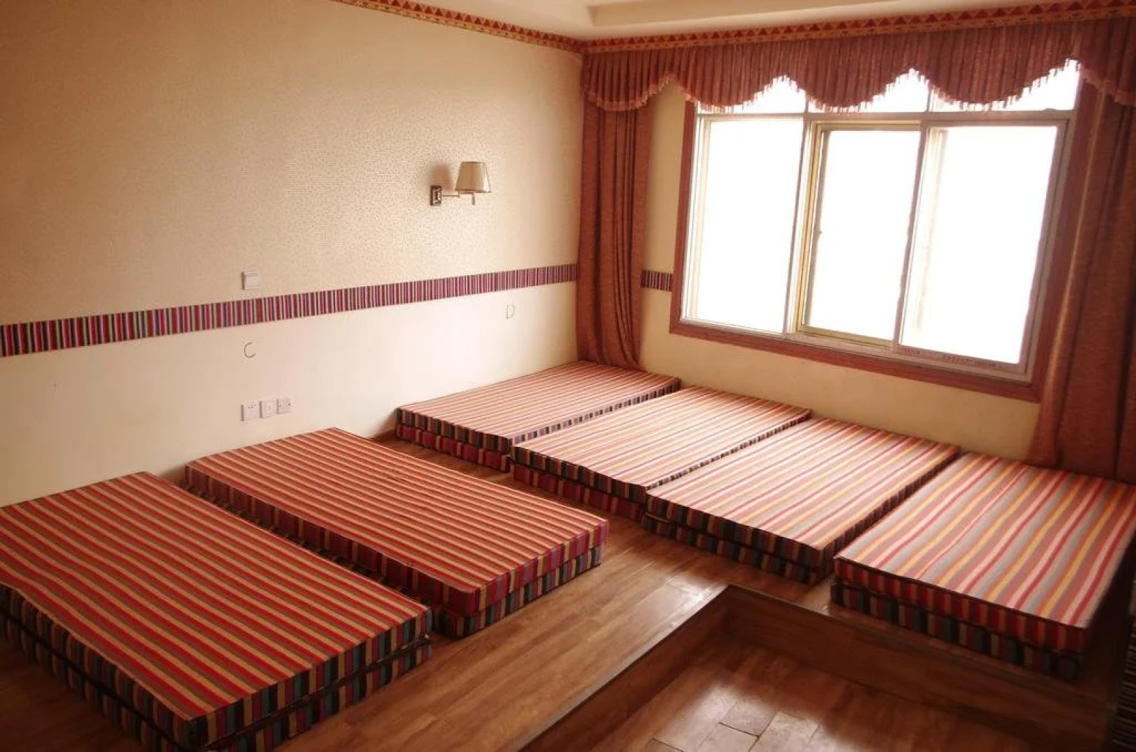 Migrant Bird Youth Hostel