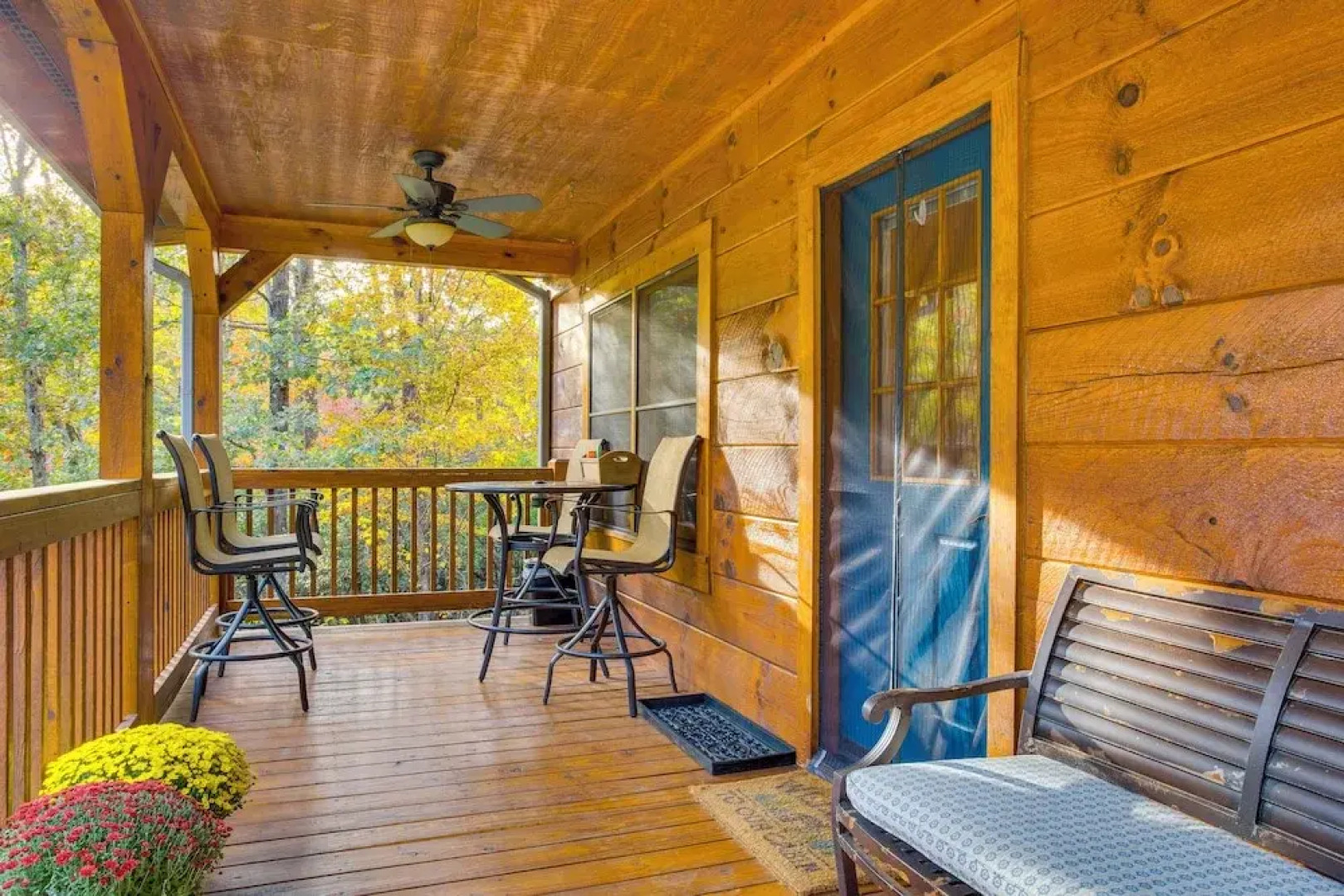 'peaceful Getaway' Penrose Cabin w/ Hot Tub & Pond