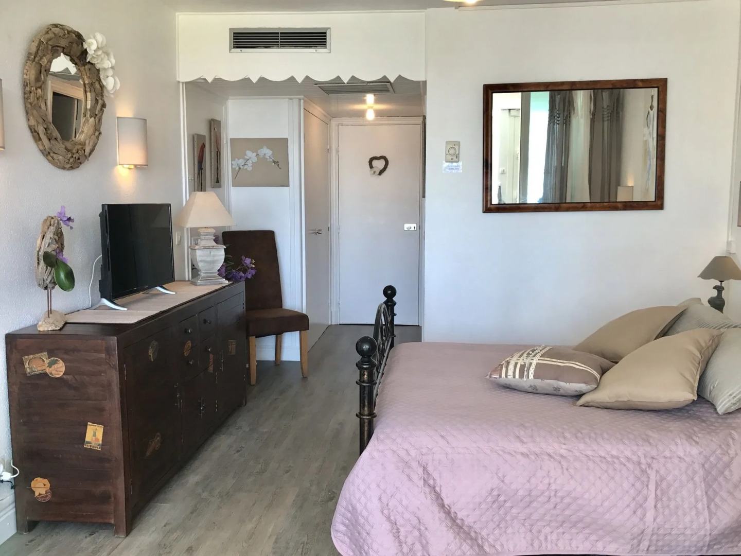 Ti. Maanga vue mer et pieds dans l'eau