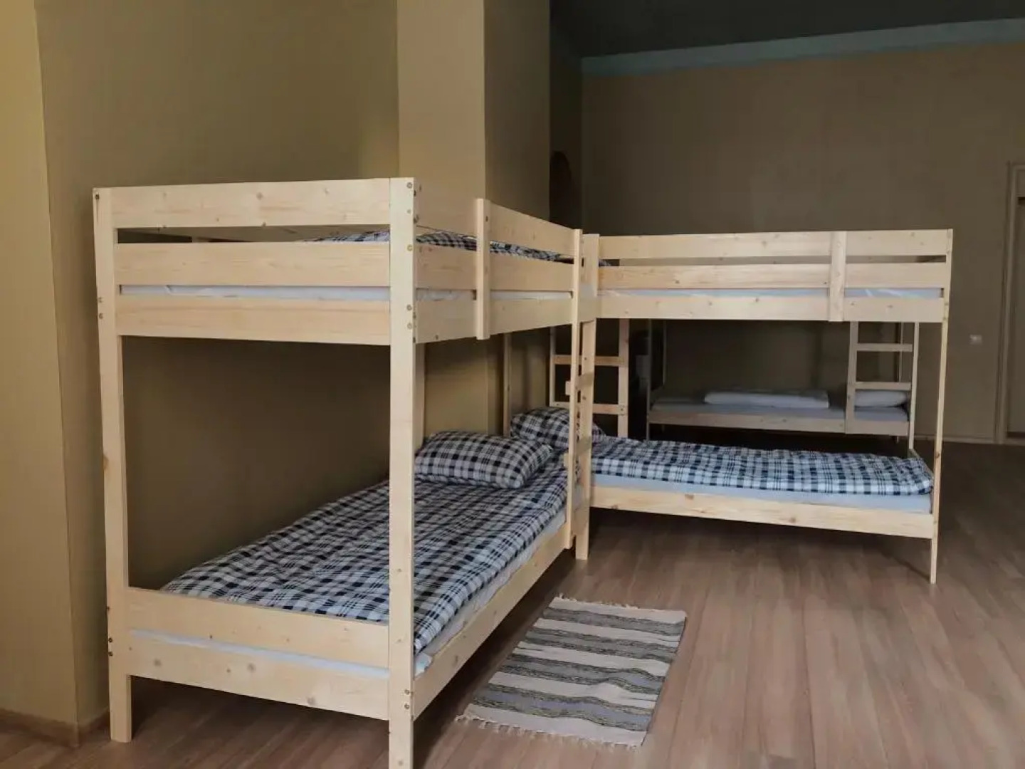 Dom Demidovykh Hostel