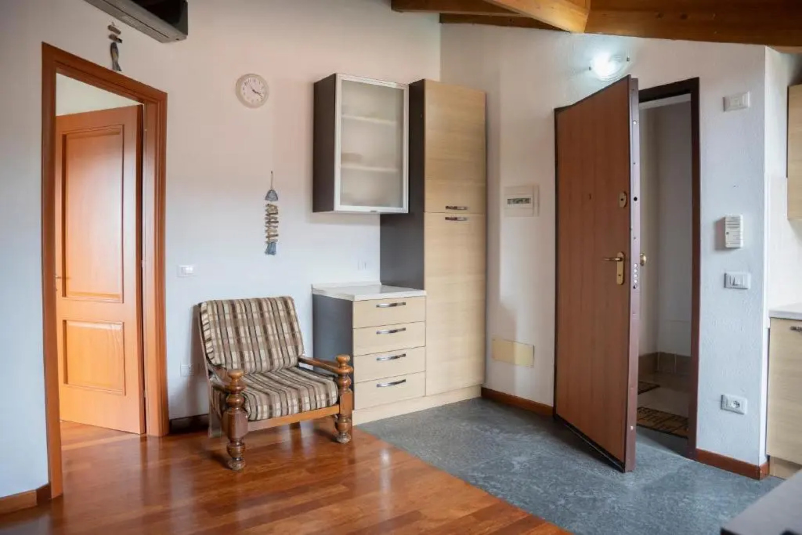 042 - Attico delle Pesche 10 minuti Mare, RISTRUTTURATO