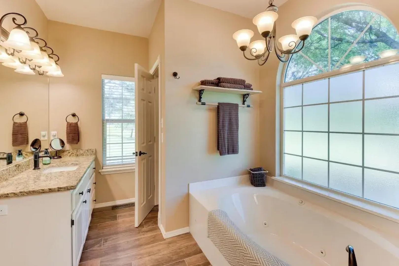 15-acre Retreat Near Dtwn Tulsa & Skiatook Lake