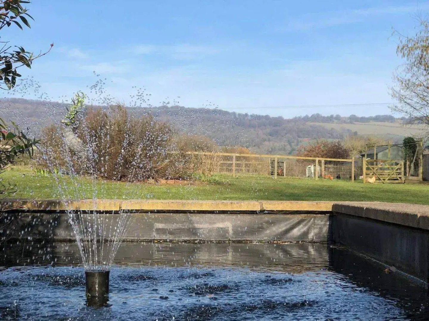 5-bed Home - Sleeps 12, Pool, Garden & Play Area