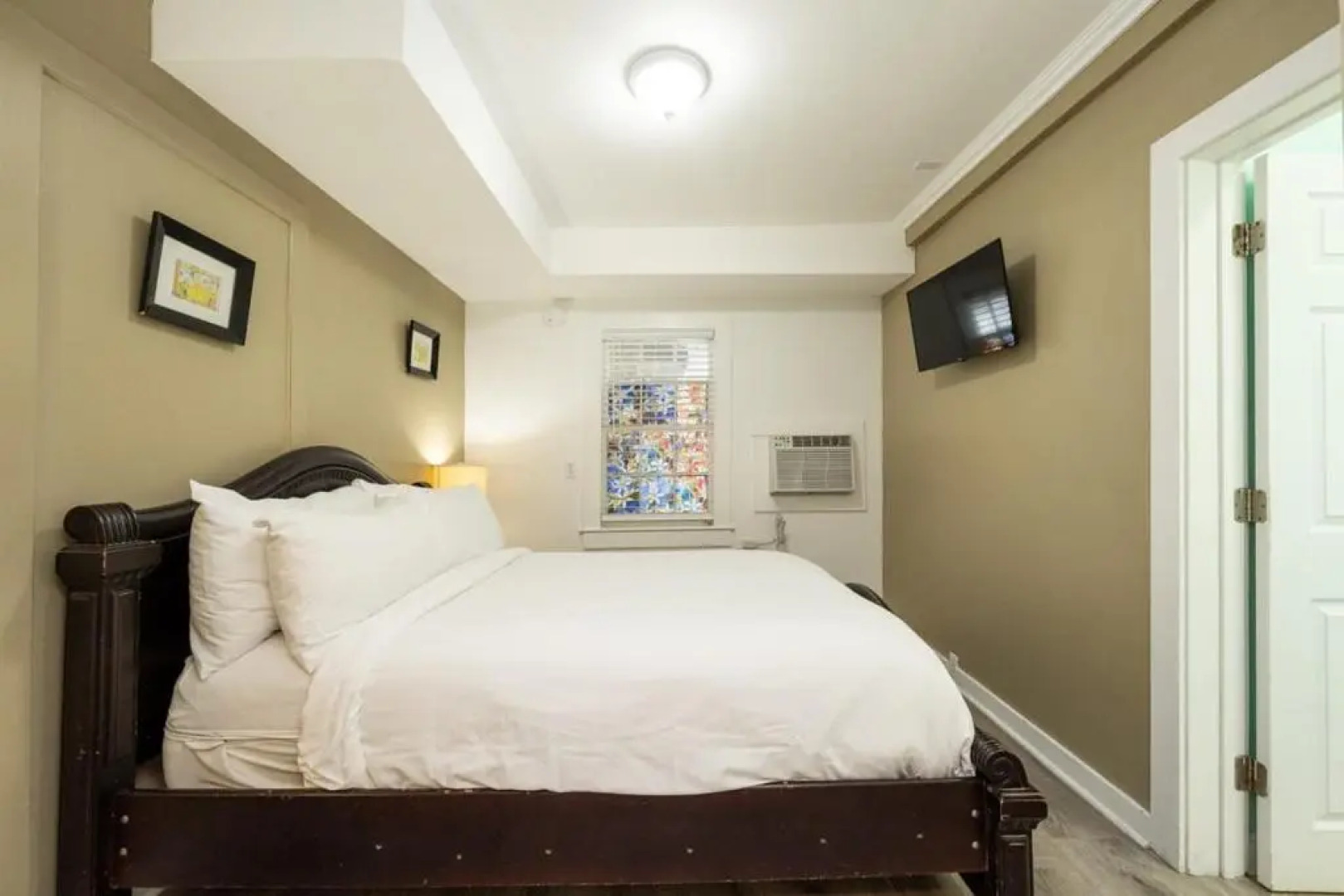 Southern Palms by Brightwild Pool Parking