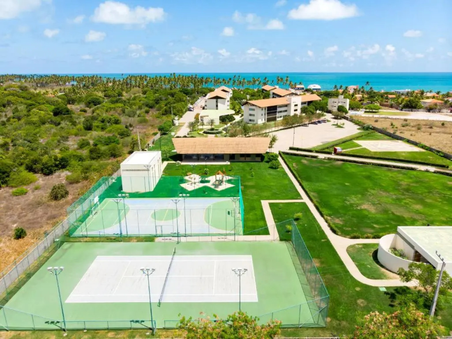 Carneiros Beach Resort