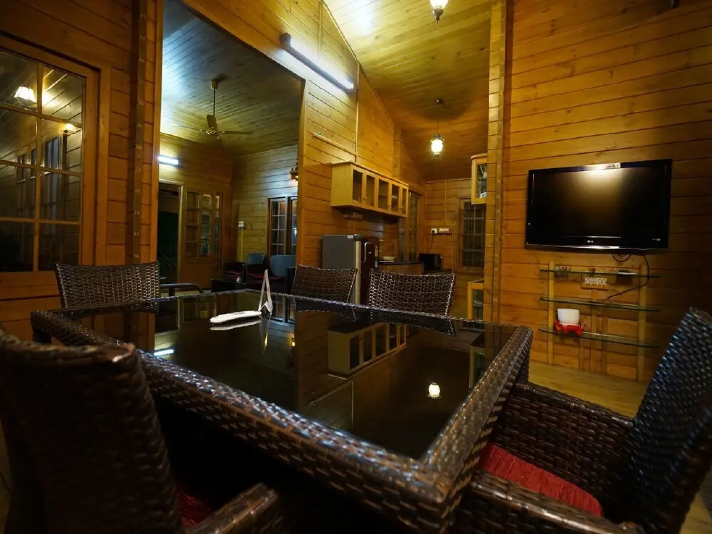 OYO 14514 Home Riverside Cottage Vyttila